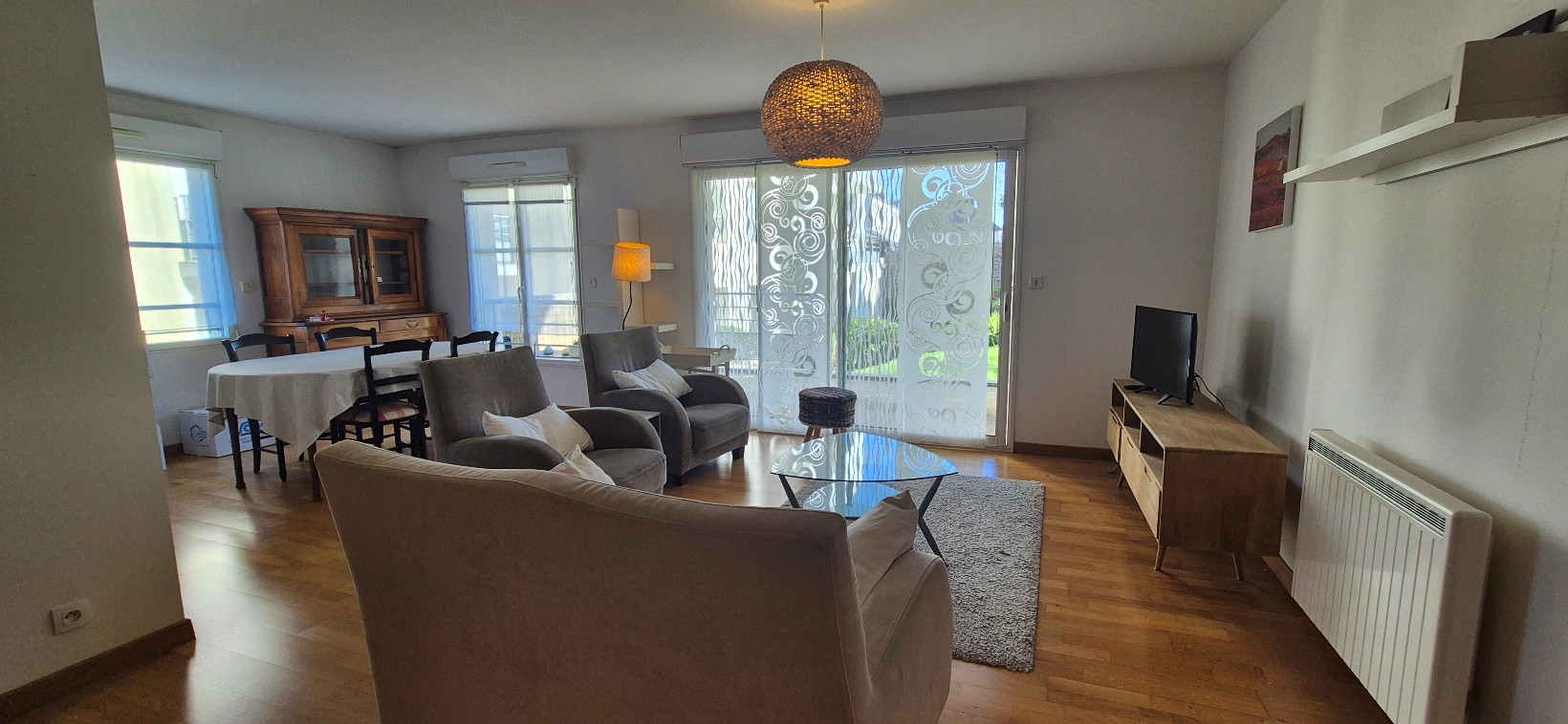 Quimper Centre Ville – L’Appartement avec Terrasse & 3 Chambres – Garage & Parking