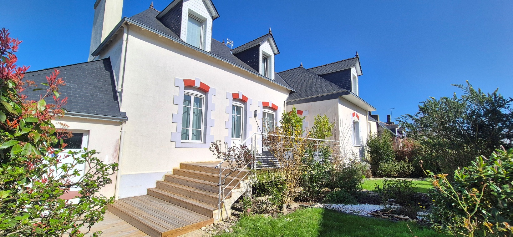 Fouesnant Centre-Ville Chaleureuse Maison des Années 1930 Rénovée avec Elégance