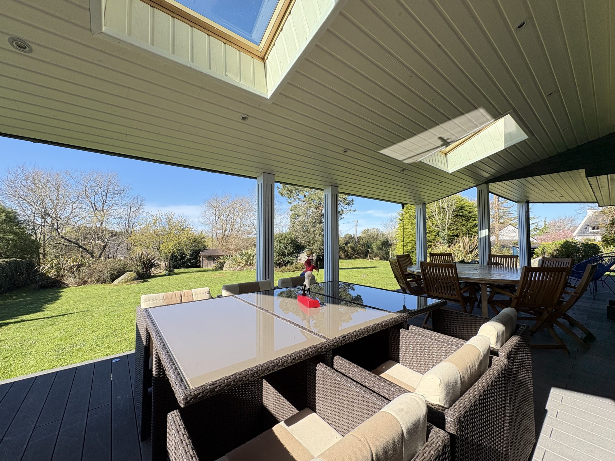 Tregunc, Elégante Maison Familiale Aux Volumes Généreux, Entre Terre & Mer Avec Jardin Paysager de 3200 m²