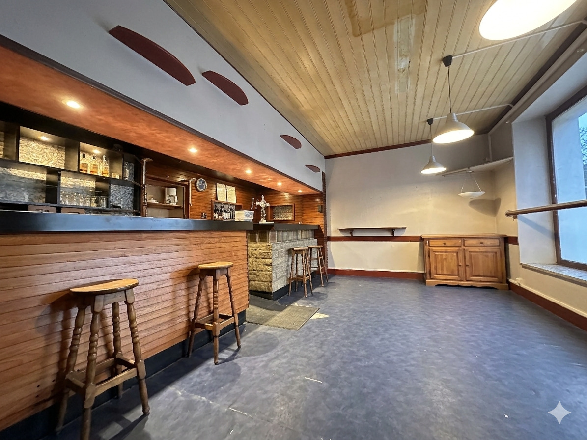 Au Coeur du Centre-Ville de Clohars-Carnoët, Ensemble Immobilier de 375 m² – Idéal Investisseur!