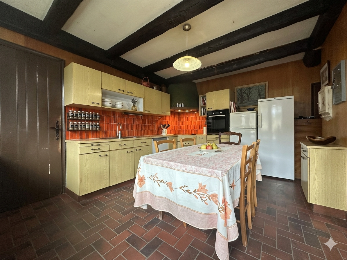 Au Coeur du Centre-Ville de Clohars-Carnoët, Ensemble Immobilier de 375 m² – Idéal Investisseur!