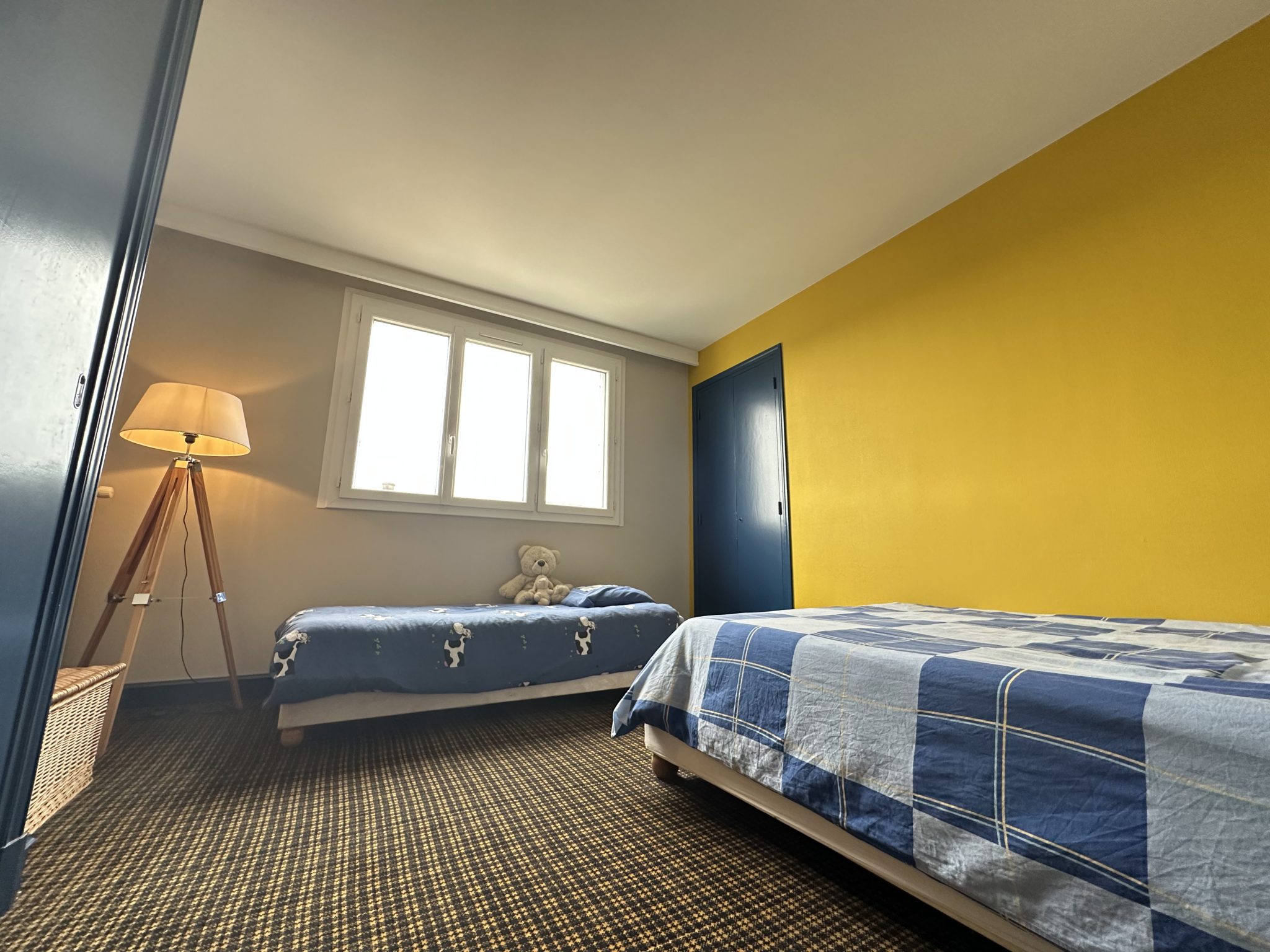 Au Coeur du Centre-Ville de Clohars-Carnoët, Ensemble Immobilier de 375 m² – Idéal Investisseur!