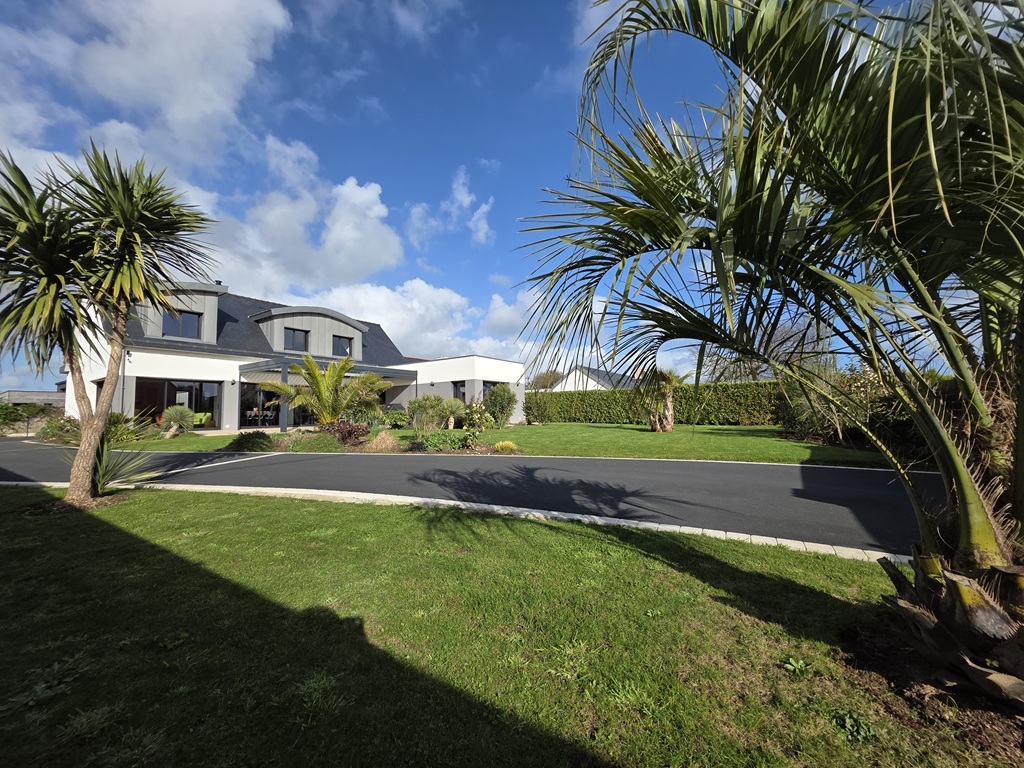 Plobannalec-Lesconil, Maison d’Architecte aux Finitions Haute Coutures Avec Jardin Paysagé de 1000 m²