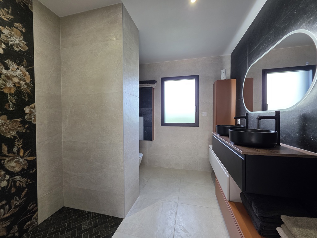 Plobannalec-Lesconil, Maison d’Architecte aux Finitions Haute Coutures Avec Jardin Paysagé de 1000 m²