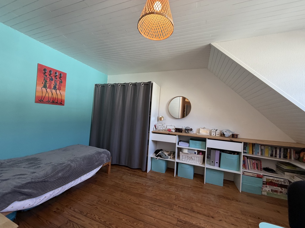 Quimper centre ville – Généreuse Maison des Années 1950 à l’étendue Géométrique avec Jardin