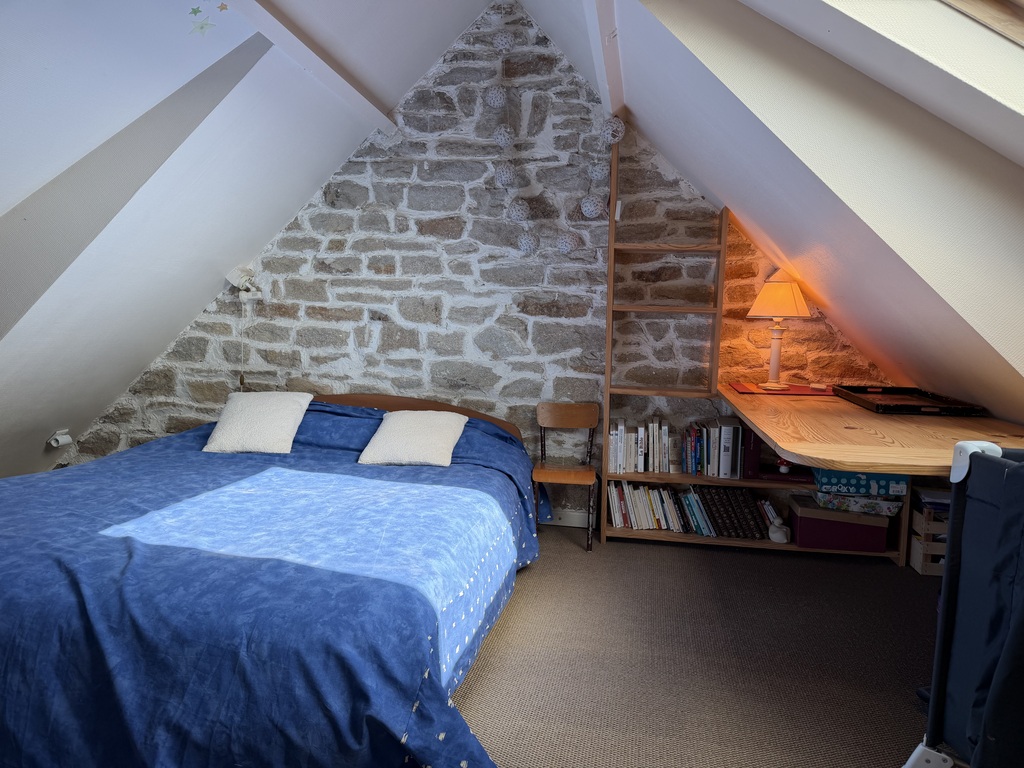 Quimper centre ville – Généreuse Maison des Années 1950 à l’étendue Géométrique avec Jardin