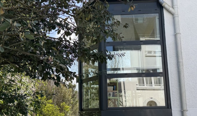 Quimper centre ville – Généreuse Maison des Années 1950 à l’étendue Géométrique avec Jardin