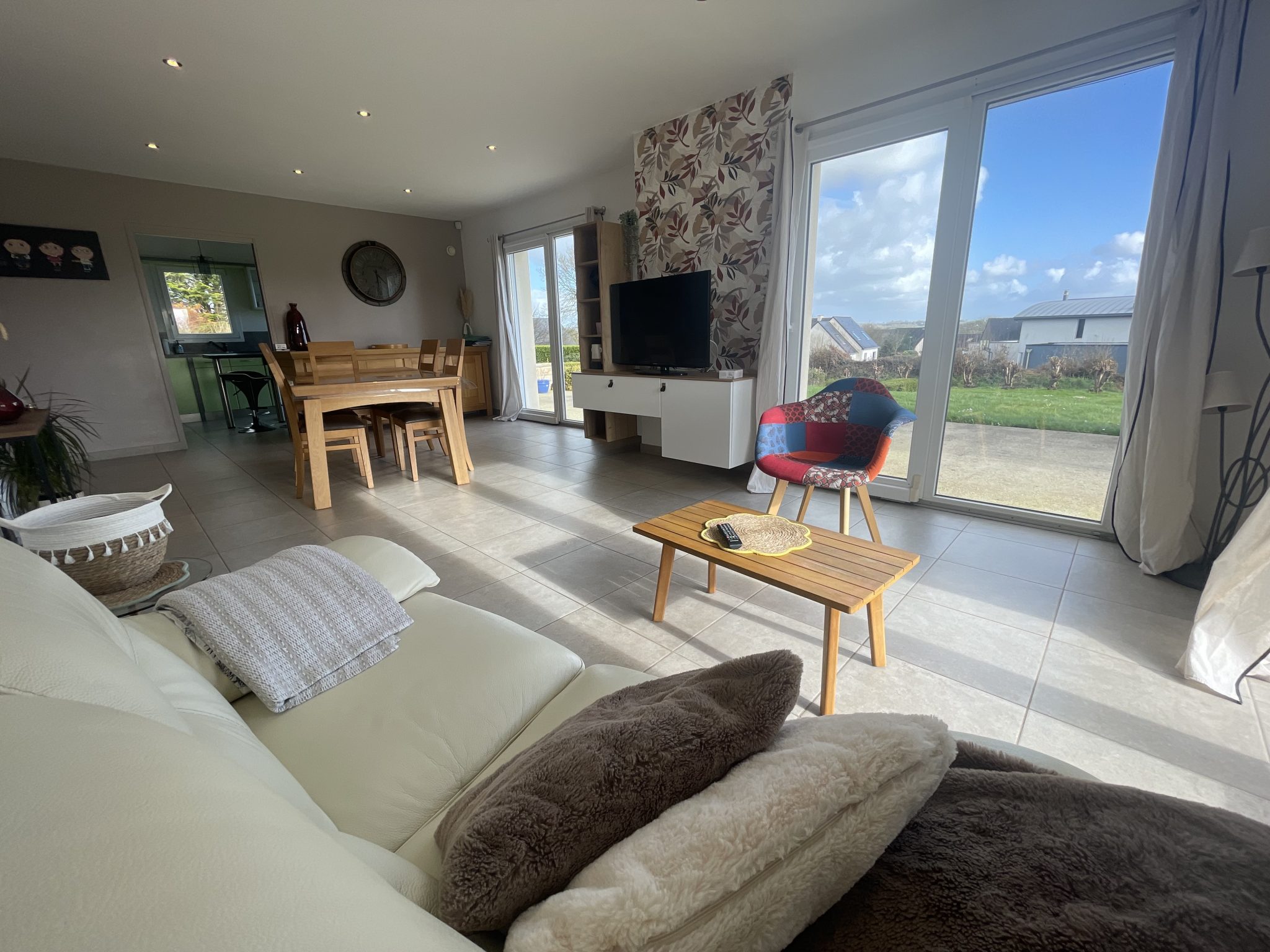 Quimper 15 mn , L’Elégante Contemporaine ( 120 m²) Sur Sous-Sol & son Vaste Jardin ( 2500m²)