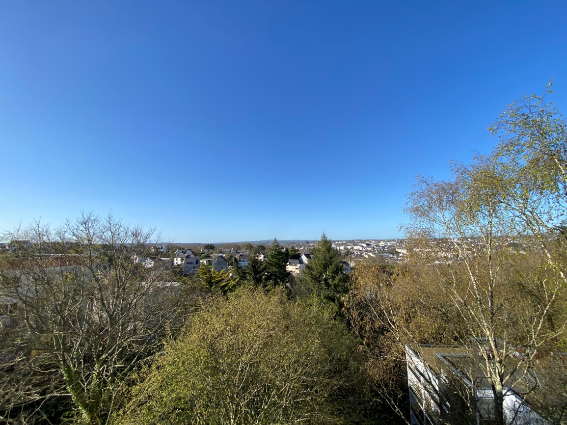 A Louer. Libre immédiatement. LOCATION MEUBLÉE. Appartement Réhabilitée en 3 Chambres pour Colocation !