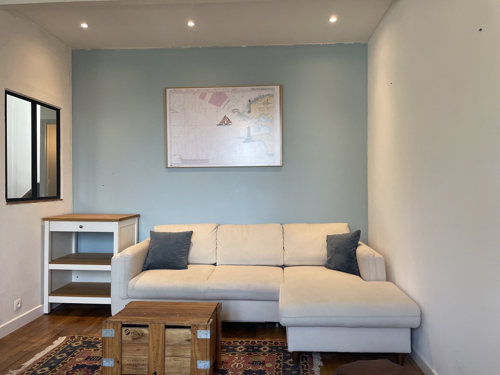 A Louer – Disponible au 01/04/2026 – Plomodiern, Maison 4 Chambres Avec Terrasse et Jardin