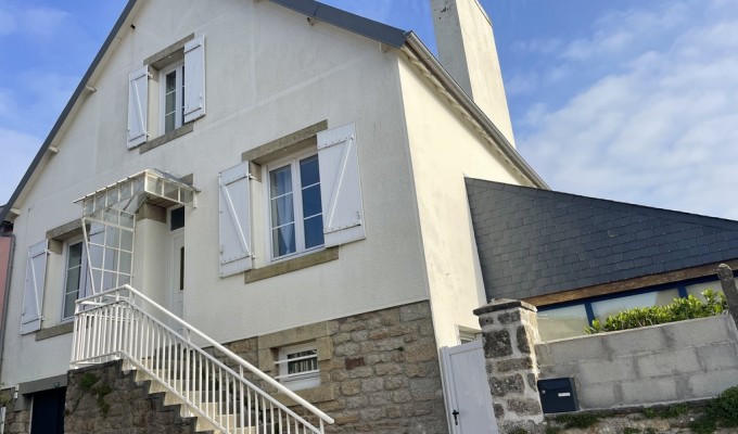 A Louer – Disponible au 01/04/2026 – Plomodiern, Maison 4 Chambres Avec Terrasse et Jardin