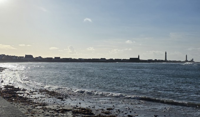 Penmarch-Saint Guénolé, En impasse, à 100 mètres de la Mer, Terrain Constructible de 265m²