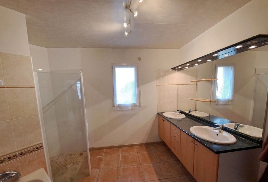 Tréogat, Maison en Viager Occupé – Homme de 66 ans – Bouquet de 48 200 € + Rente de 420 €