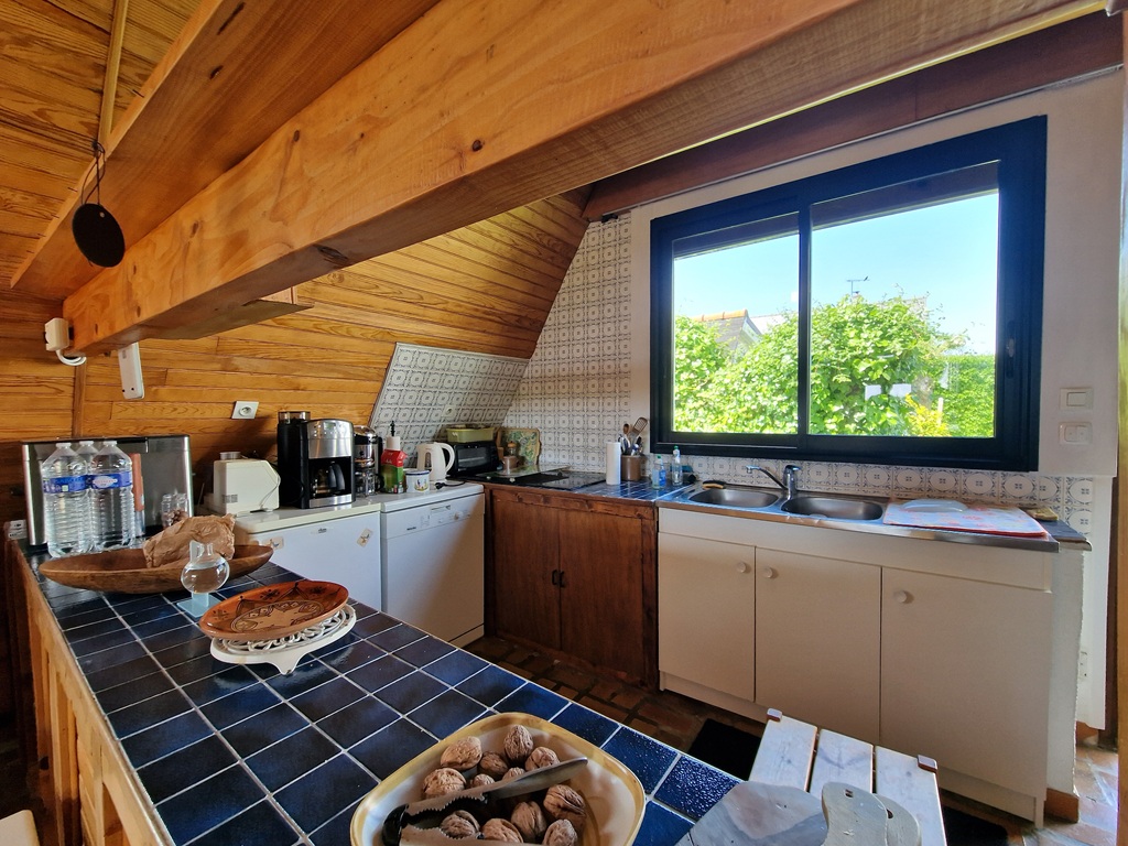 LOCTUDY, Vue Mer & Accès immédiat à La Plage, La Maison de Vacances idéale Avec Jardin de 725m²