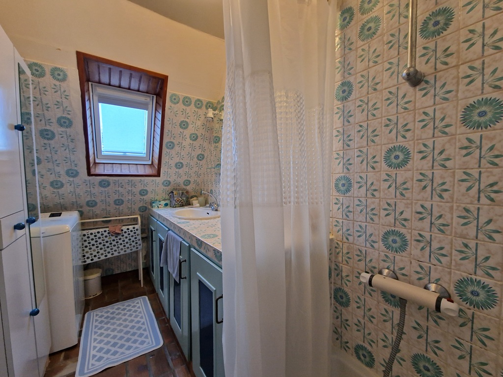 LOCTUDY, Vue Mer & Accès immédiat à La Plage, La Maison de Vacances idéale Avec Jardin de 725m²