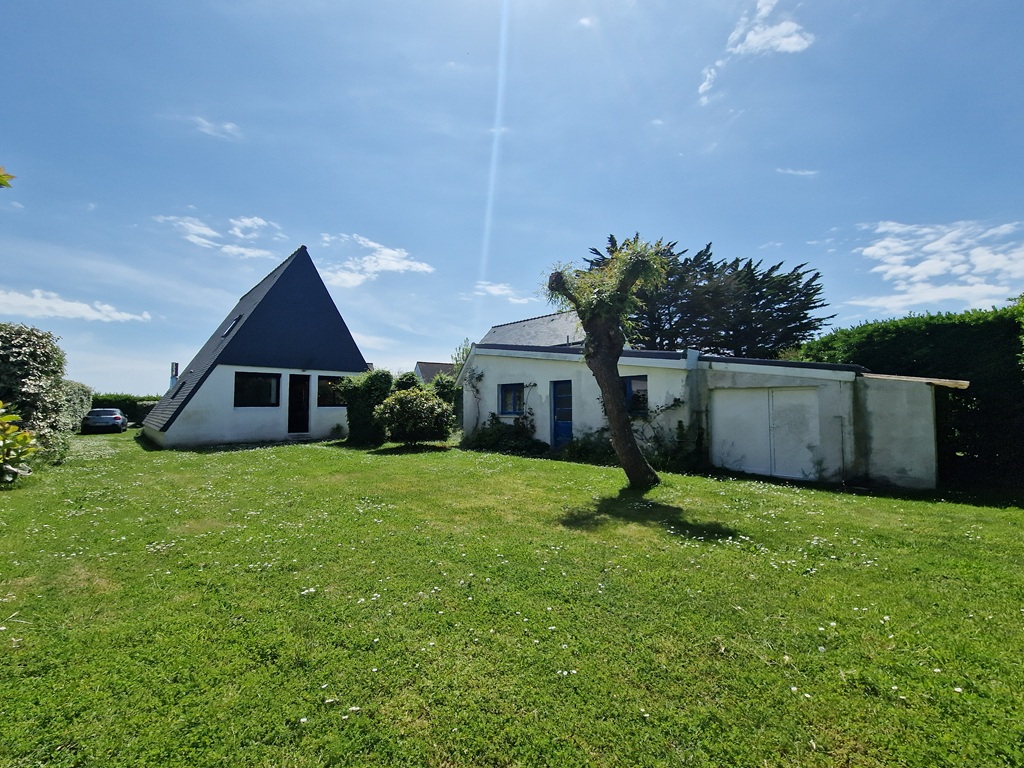 LOCTUDY, Vue Mer & Accès immédiat à La Plage, La Maison de Vacances idéale Avec Jardin de 725m²
