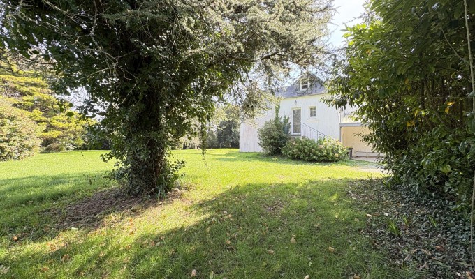 Concarneau- Plages à Vélo & Jardin Privatif Pour Cet Appartement A l’Esprit Vacances & Au Potentiel de 100m²