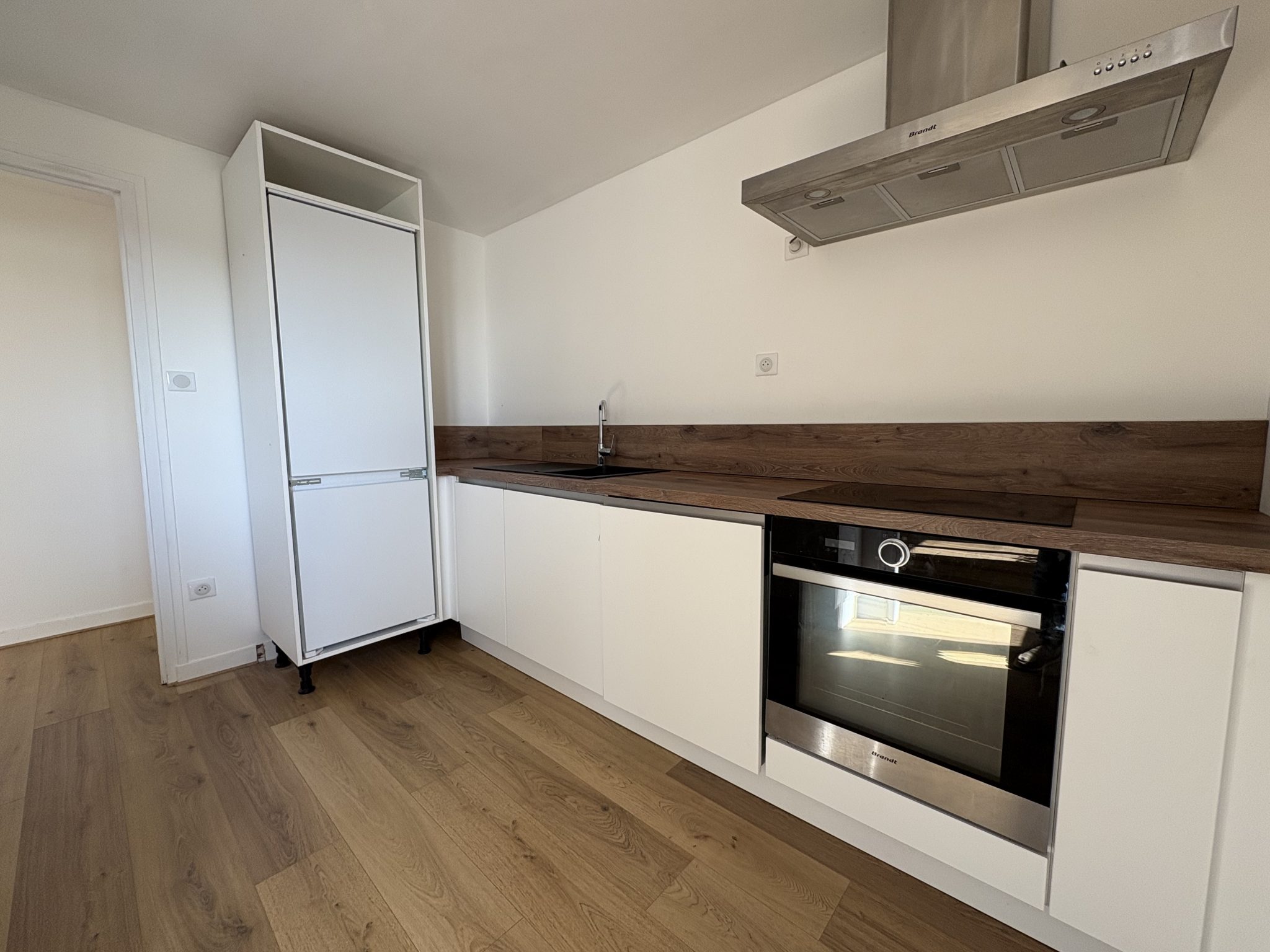 Concarneau- Plages à Vélo & Jardin Privatif Pour Cet Appartement A l’Esprit Vacances & Au Potentiel de 100m²