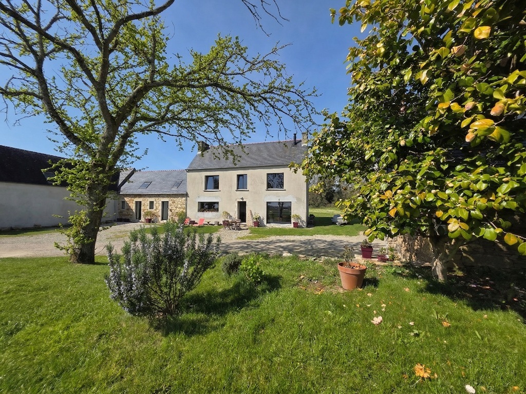 Plovan, Maison de Campagne Entièrement rénovée (163m²)Avec Jardin (2500m²) à 5 minutes des Plages de PENHORS