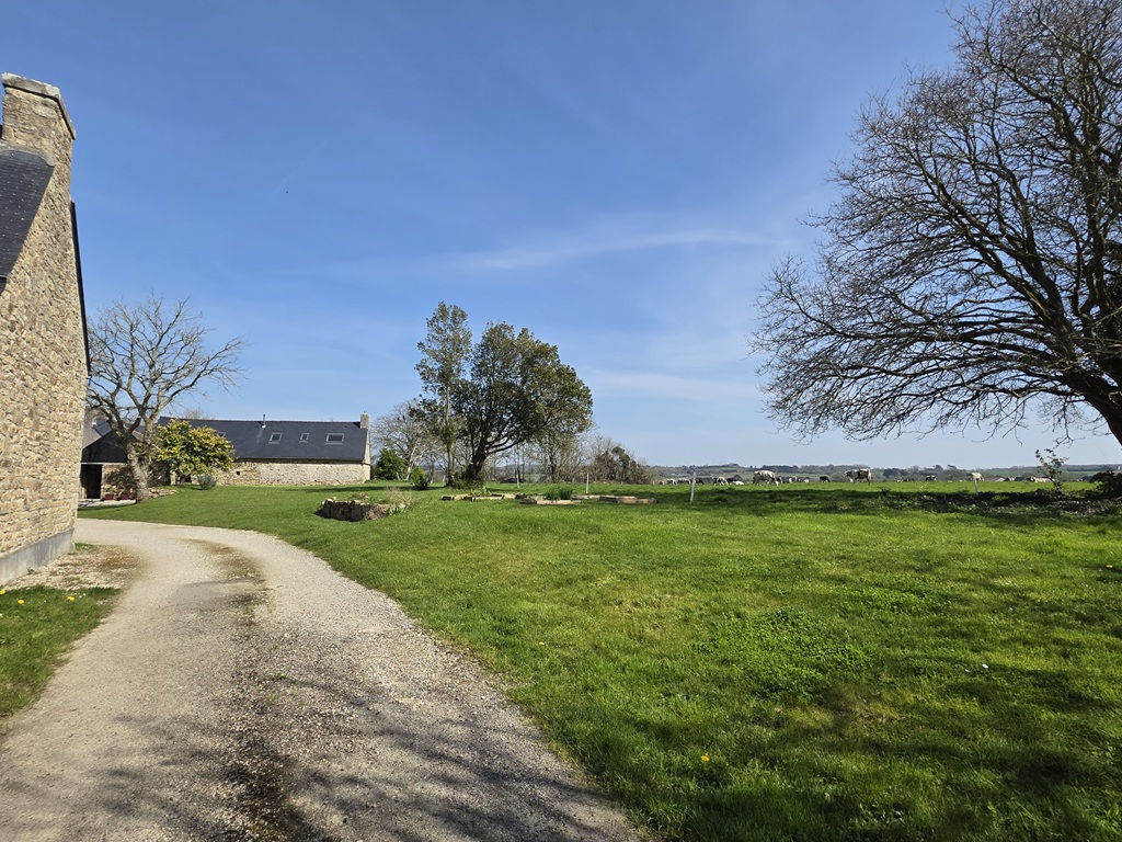 Plovan, Maison de Campagne Entièrement rénovée (163m²)Avec Jardin (2500m²) à 5 minutes des Plages de PENHORS
