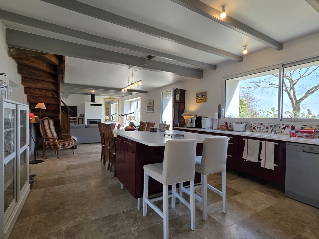 Plovan, Maison de Campagne Entièrement rénovée (163m²)Avec Jardin (2500m²) à 5 minutes des Plages de PENHORS