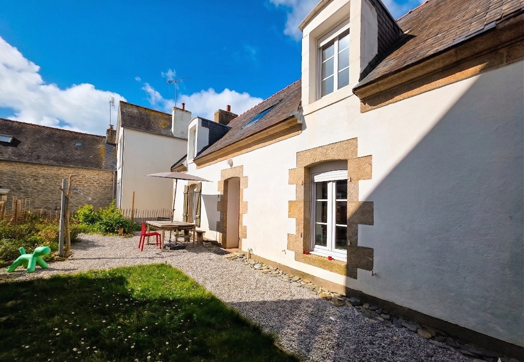 Léchiagat, au fond d’une Petite Ruelle, L’Authentique Maison de Pêcheur avec Jardin