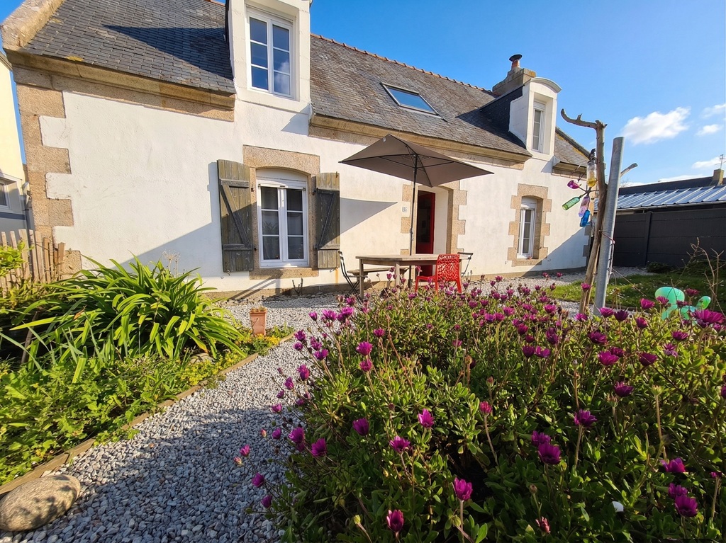 Léchiagat, au fond d’une Petite Ruelle, L’Authentique Maison de Pêcheur avec Jardin