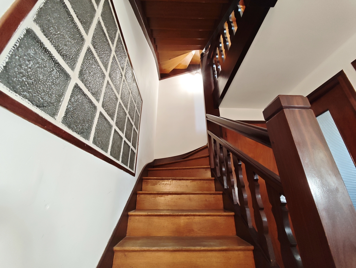 Quimper Corniguel. Vaste Maison Familiale (180 m2) 6 Chambres, Bureau, Garage & Jardin.