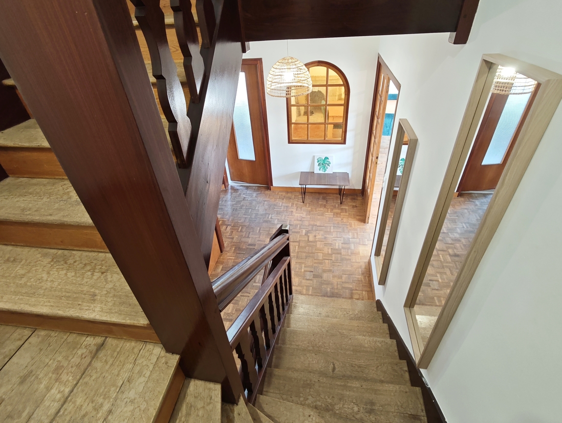 Quimper Corniguel. Vaste Maison Familiale (180 m2) 6 Chambres, Bureau, Garage & Jardin.