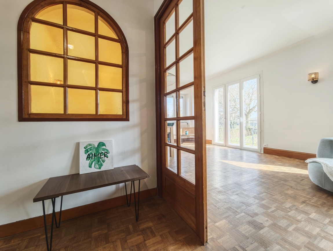 Quimper Corniguel. Vaste Maison Familiale (180 m2) 6 Chambres, Bureau, Garage & Jardin.