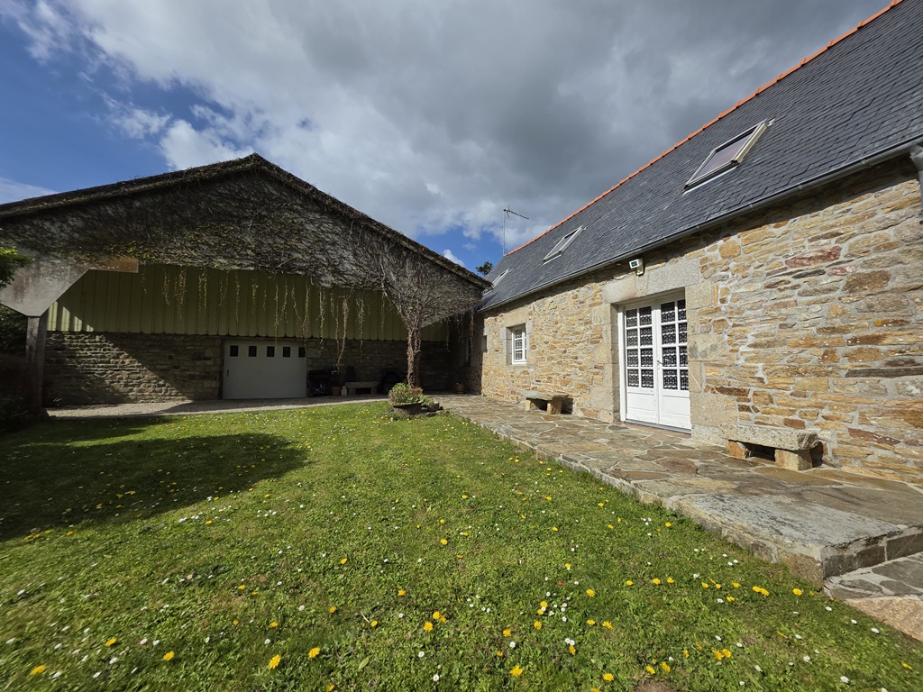Plonéour Lanvern, Ensemble immobilier de 3 maisons dans un Parc Paysagé de 3 hectares