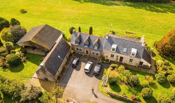 Plonéour Lanvern, Ensemble immobilier de 3 maisons dans un Parc Paysagé de 3 hectares