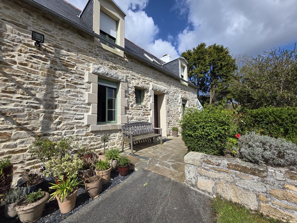 Plonéour Lanvern, Ensemble immobilier de 3 maisons dans un Parc Paysagé de 3 hectares