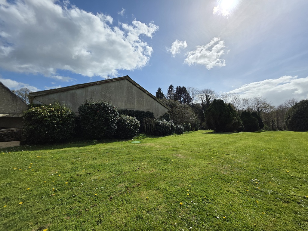 Plonéour Lanvern, Ensemble immobilier de 3 maisons dans un Parc Paysagé de 3 hectares