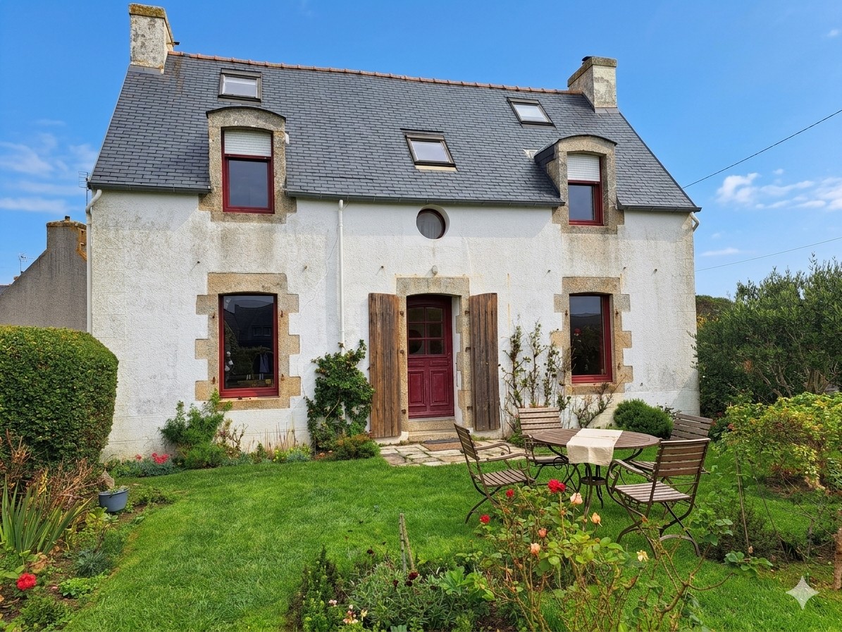 Penmarc’h, Maison en Viager Occupé – Dame de 76 ans, Homme de 76 ans – Bouquet 56 800 € + Rente de 420 €
