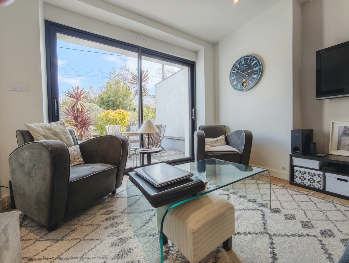 Quimper. Quartier Historique Convoité. L’impeccable Maison Rénovée (150 m2) à l’abri des regards.