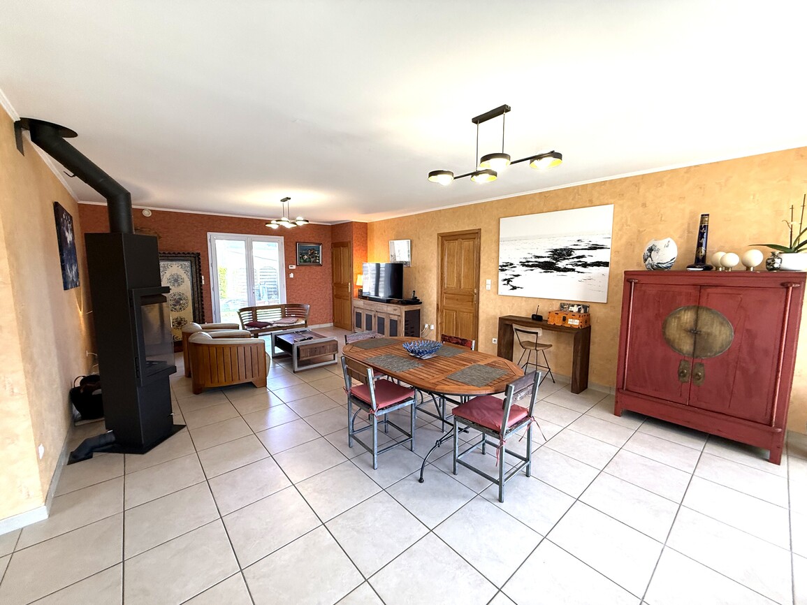 Plouhinec – Maison Contemporaine de 150 m² à 300m de la Mer sur un Terrain Arboré de 1700m²