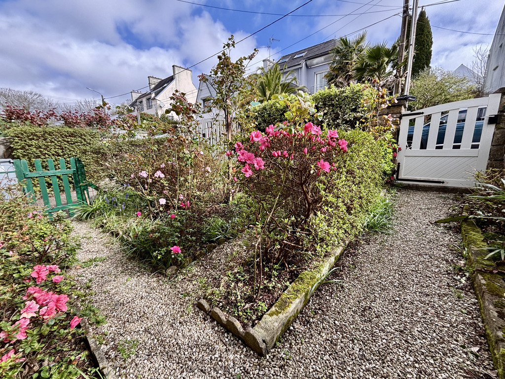 Quimper Sud – Quartier Recherché pour Maison des Années 1958 (113m2) avec Garage & Jardin