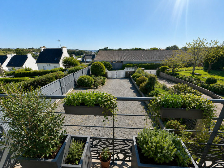 Audierne Centre – Maison 1993 Vue Mer, sur Sous Sol & Superbe Terrasse Plein Sud