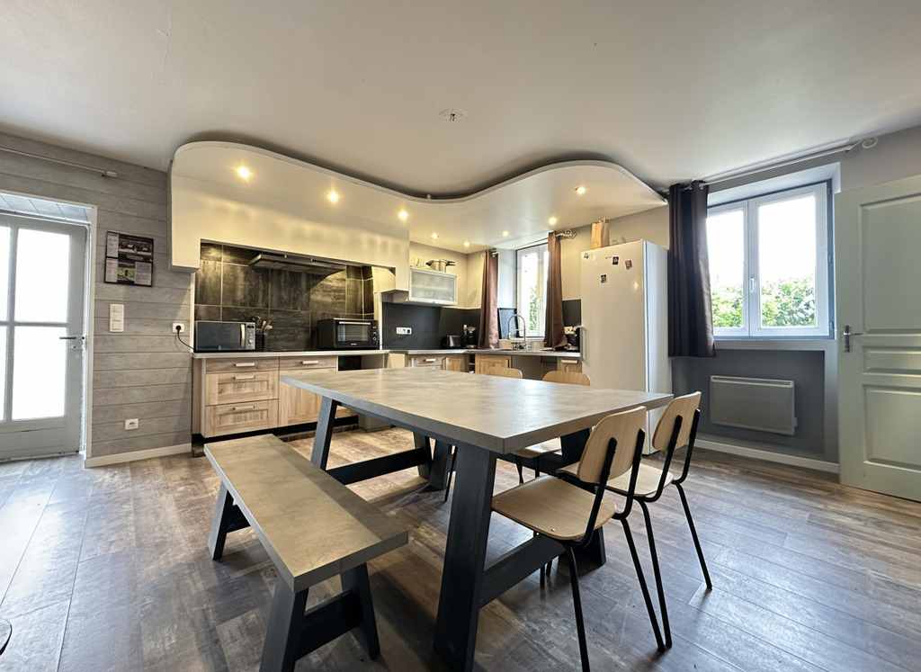 Querrien, Maison familiale de 110m² offrant une vie de Plain-Pied, Le tout sur un terrain de 1450 m².