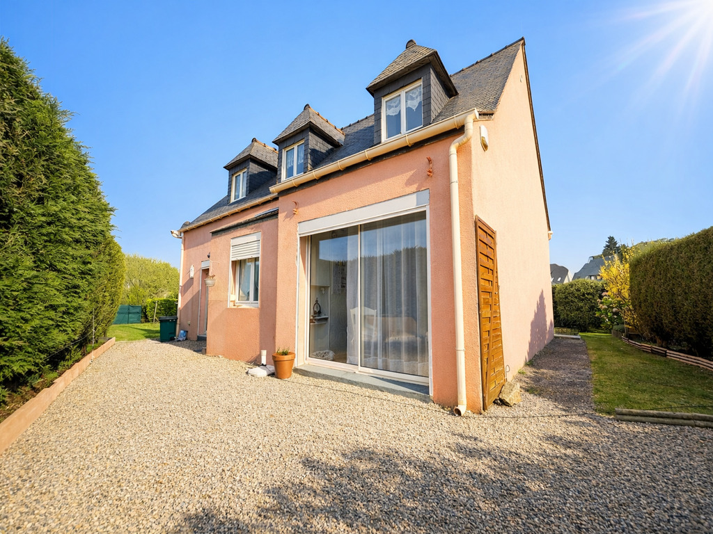 Audierne Centre – Lumineuse & Familiale Maison avec Vie de Plain-Pied & Jardin de 1000 m²