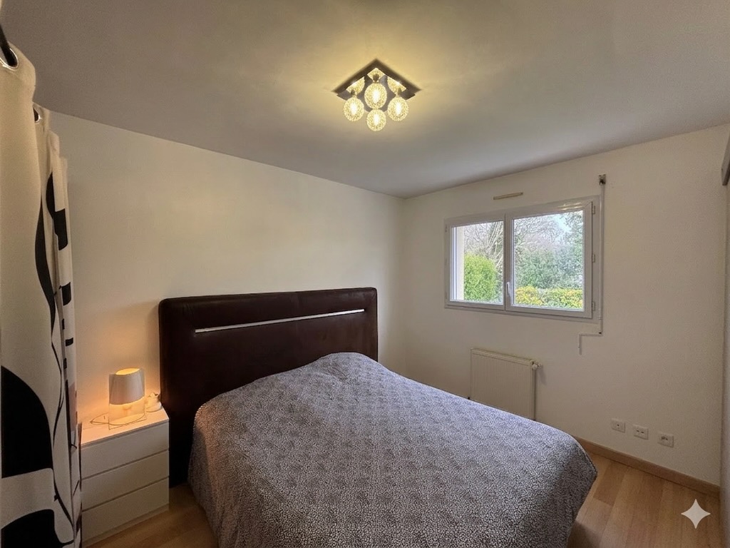 Quimper Sud – L’intemporelle Contemporaine de 2001, 4 Chambres, Sous-Sol & Jardin Arboré