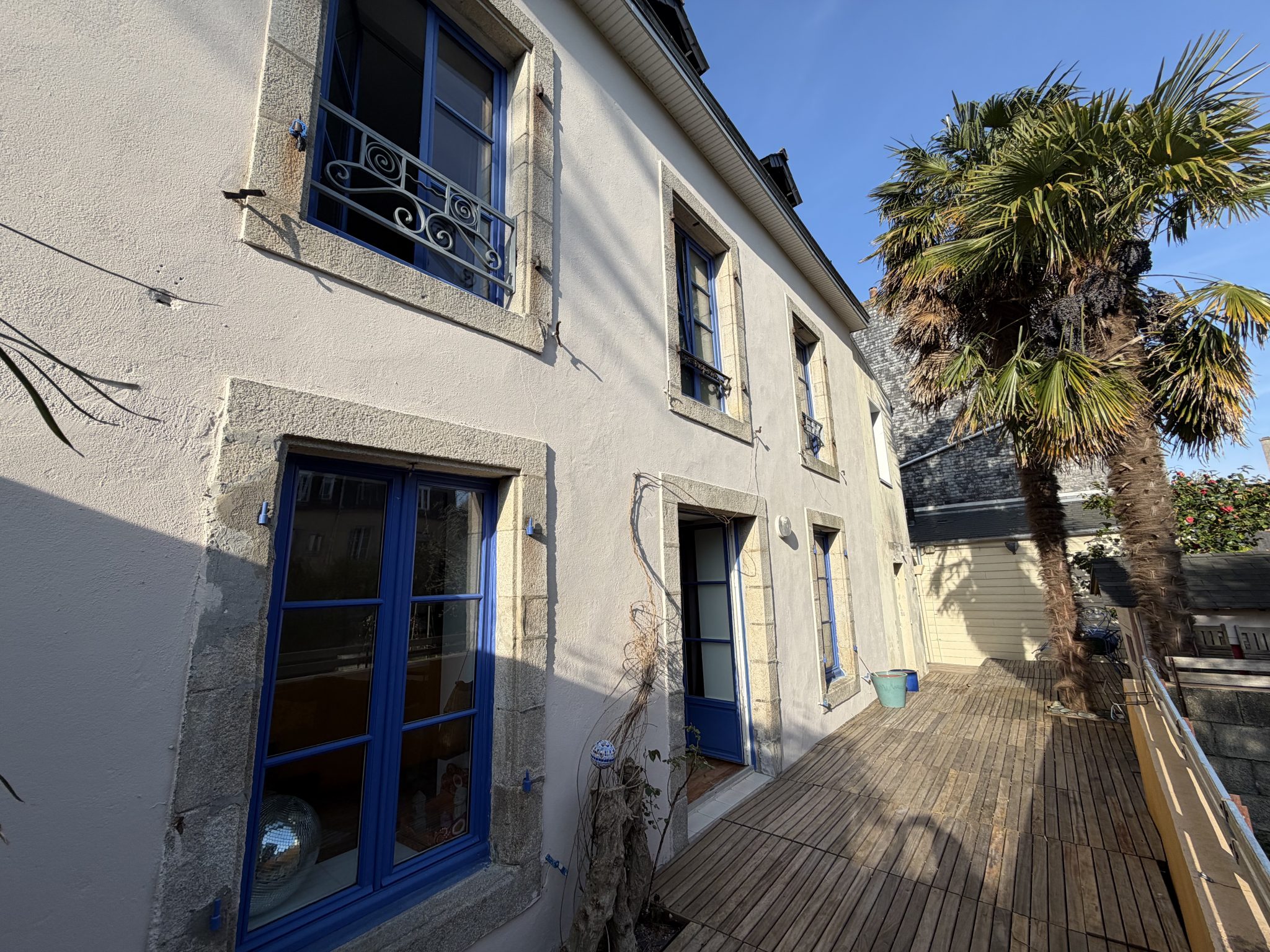 Exclusivité Agence. Quimper Emplacement Stratégique pour Maison de Ville avec Terrasse