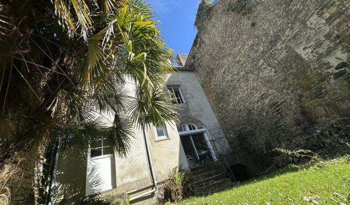 Au Coeur de la Basse-Ville de Quimperlé, Ensemble Immobilier Au Potentiel de 250m²  – Idéal Investisseur !