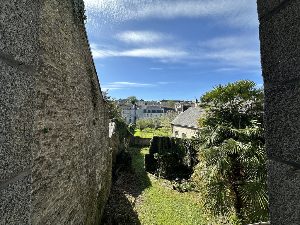 Au Coeur de la Basse-Ville de Quimperlé, Ensemble Immobilier Au Potentiel de 250m²  – Idéal Investisseur !