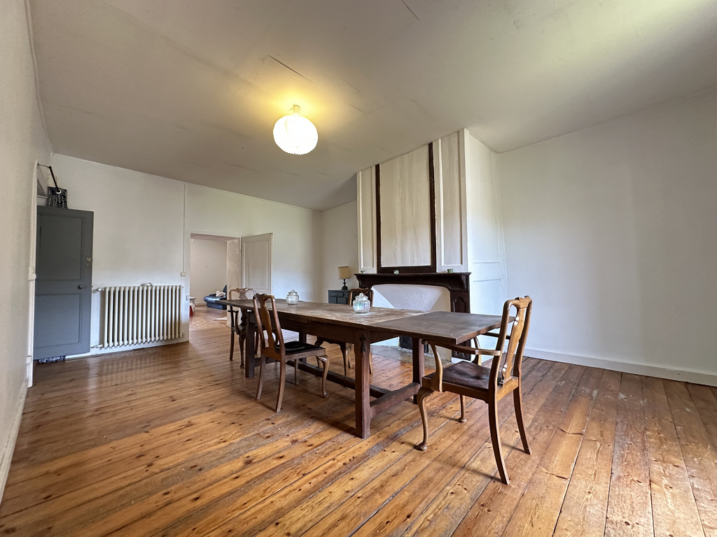Au Coeur de la Basse-Ville de Quimperlé, Ensemble Immobilier Au Potentiel de 250m²  – Idéal Investisseur !