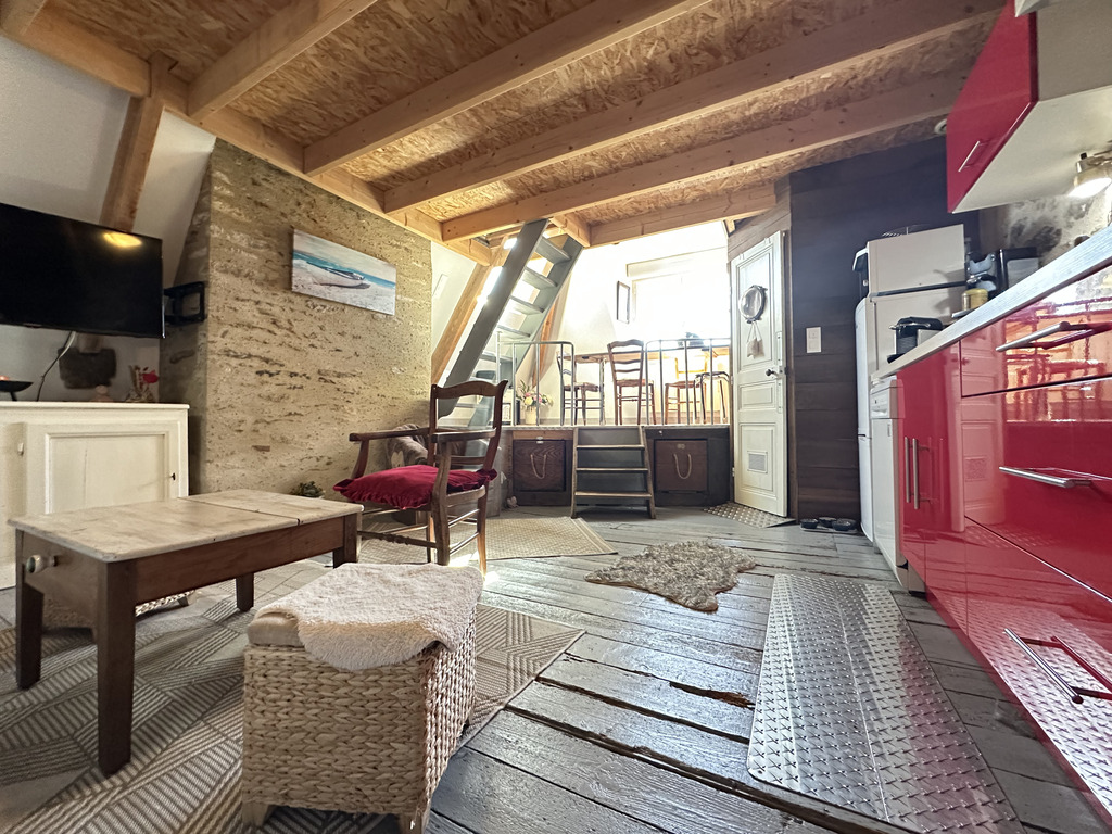 Au Coeur de la Basse-Ville de Quimperlé, Ensemble Immobilier Au Potentiel de 250m²  – Idéal Investisseur !
