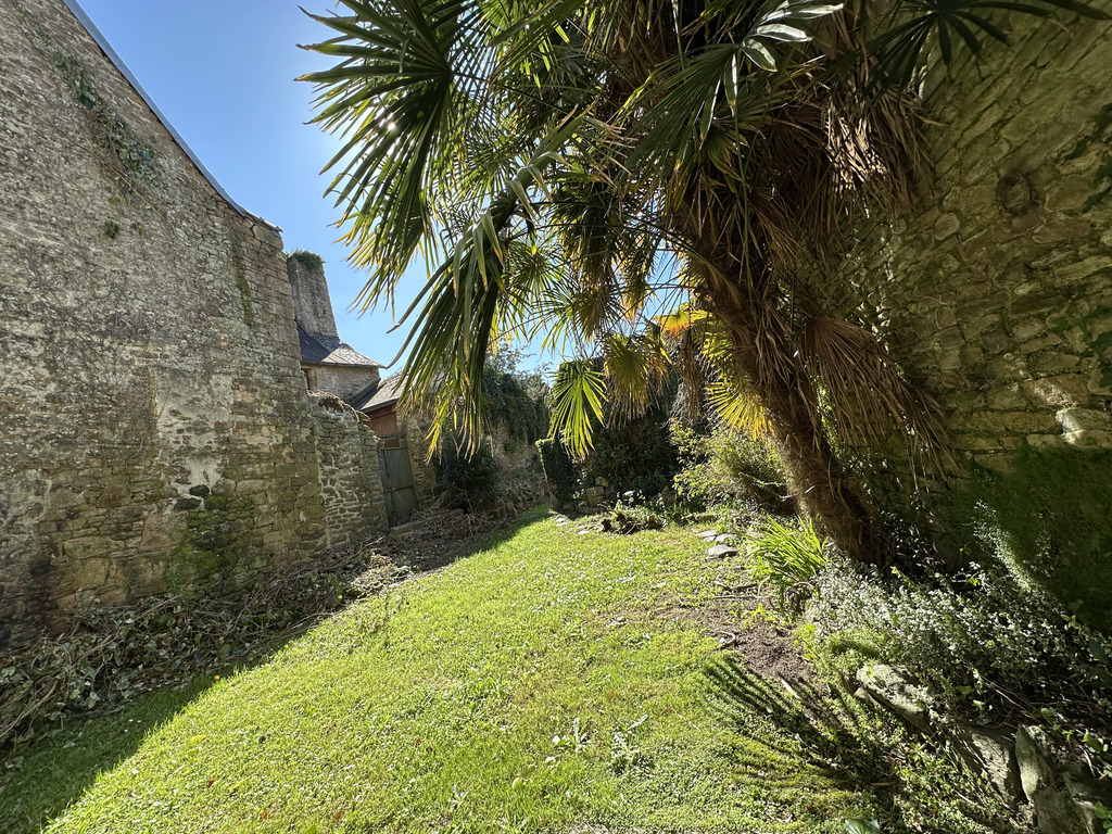 Au Coeur de la Basse-Ville de Quimperlé, Ensemble Immobilier Au Potentiel de 250m²  – Idéal Investisseur !