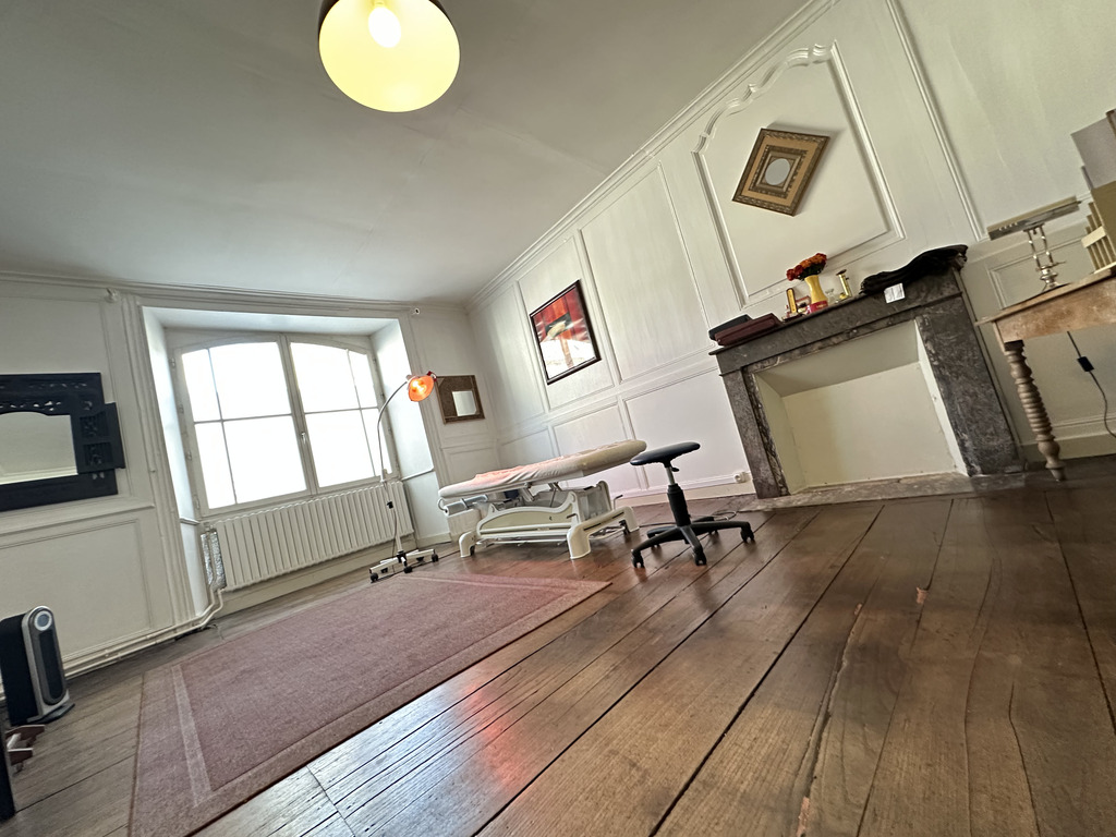 Au Coeur de la Basse-Ville de Quimperlé, Ensemble Immobilier Au Potentiel de 250m²  – Idéal Investisseur !