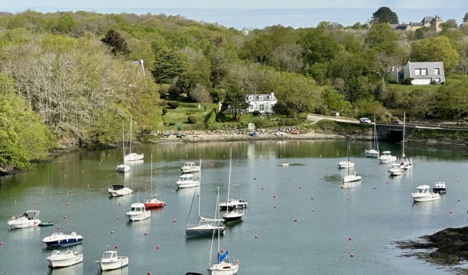 Clohars-Carnoët (Doëlan)- Vue sur le Port Pour Cette Généreuse Contemporaine de 215m2 Sur Parc de 3700m²